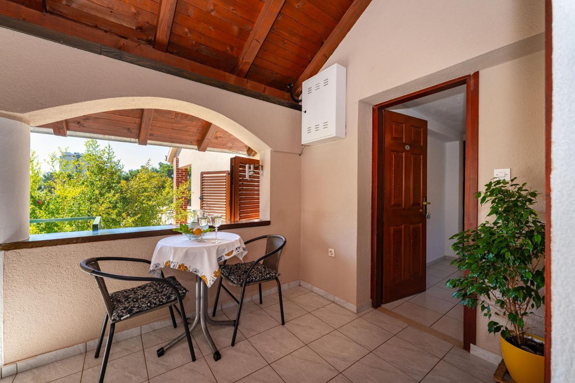 Apartments Adriana Starigrad Paklenica Rum bild